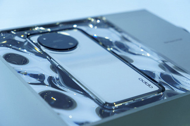 Oppo showed an all-glass smartphone and other devices